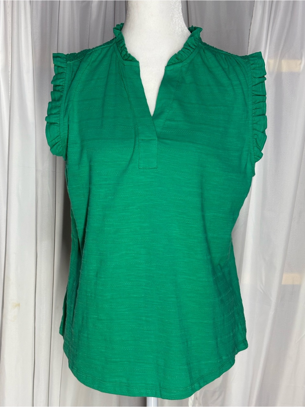 St Johns Bay Shirt Women Small Green Ruffled Smocked Tank Top